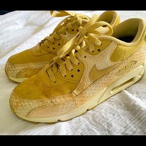 Nike Airmax 90 Snake skin Woman Size 7.5